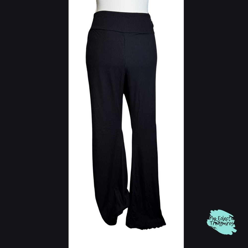 Black Wide Leg Pants with High Waist and Flowing Silhouette